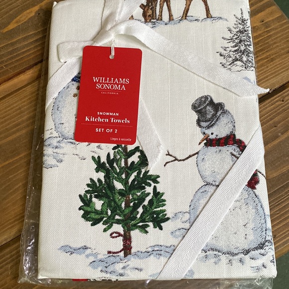 Williams Sonoma Winter Wonderland Snowman Kitchen Towels, Set of 2 ❄️☃️🎅🏻🎄 - Picture 3 of 16
